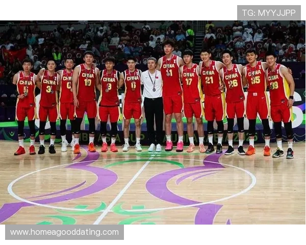 中国男篮力克韩国晋级亚洲杯四强 李楠带队展现强劲实力