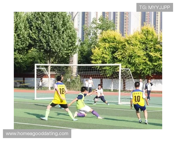 中国足球超级联赛新赛季揭幕战精彩纷呈 豪门球队激战正酣争冠之路开启