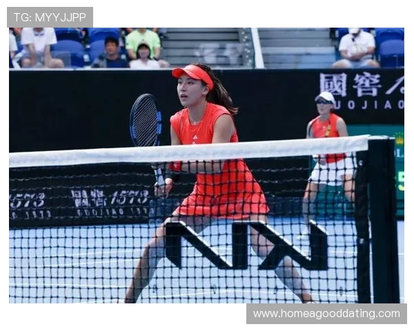 网球大满贯赛季开局引发热议 星级选手表现亮眼赛场精彩不断