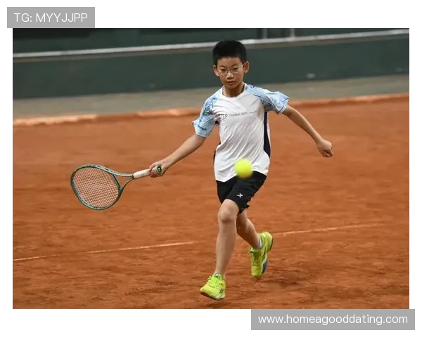 网球赛事激战正酣 各大高手纷纷展现实力 赛季战况精彩纷呈