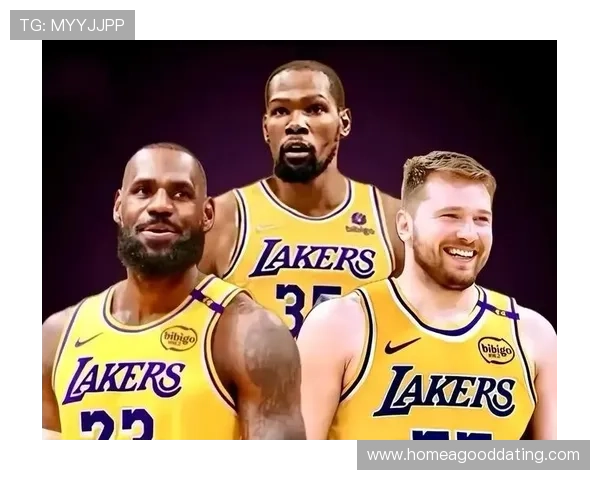 NBA最新动态：詹姆斯复出战队表现亮眼 杜兰特领衔雄鹿迎接季后赛冲刺