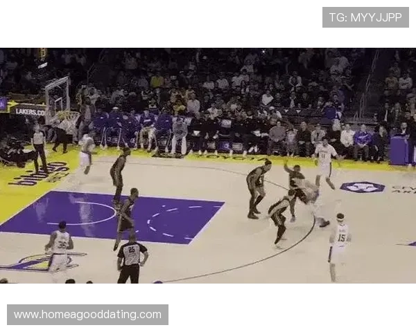 新赛季NBA精彩纷呈 球员交易动态及季前赛表现引关注