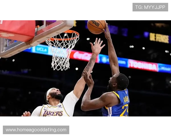 浓眉带领湖人逆转勇士 轻松收获季前赛首胜 詹姆斯全场亮眼